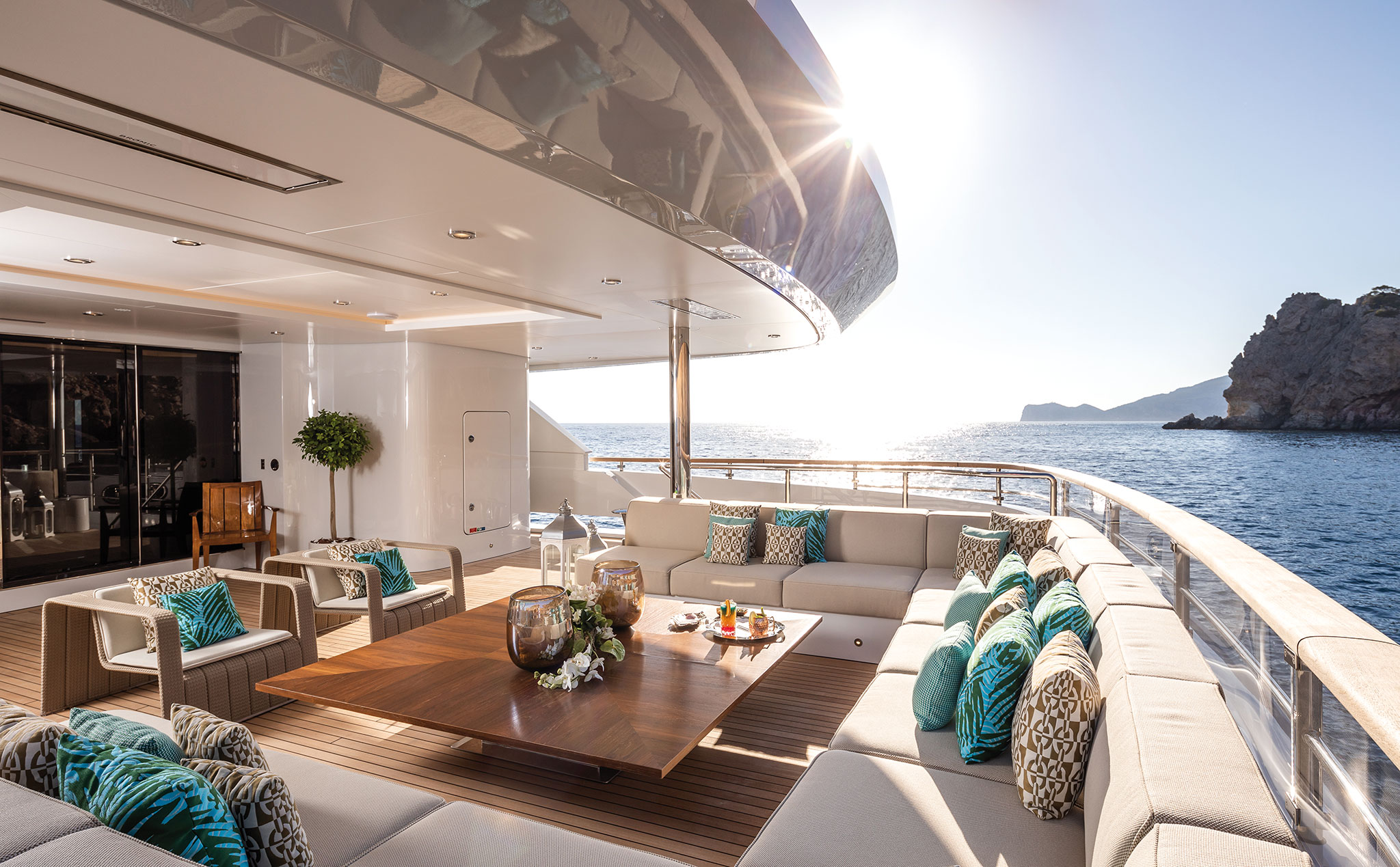 Benetti-FB276-MY-Metis-Interiors-Jeff-Brown-(99)-yachts-france-173